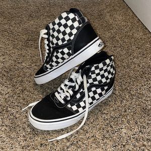 Checkered high top vans. Unisex. Size 6.5M, 8W.